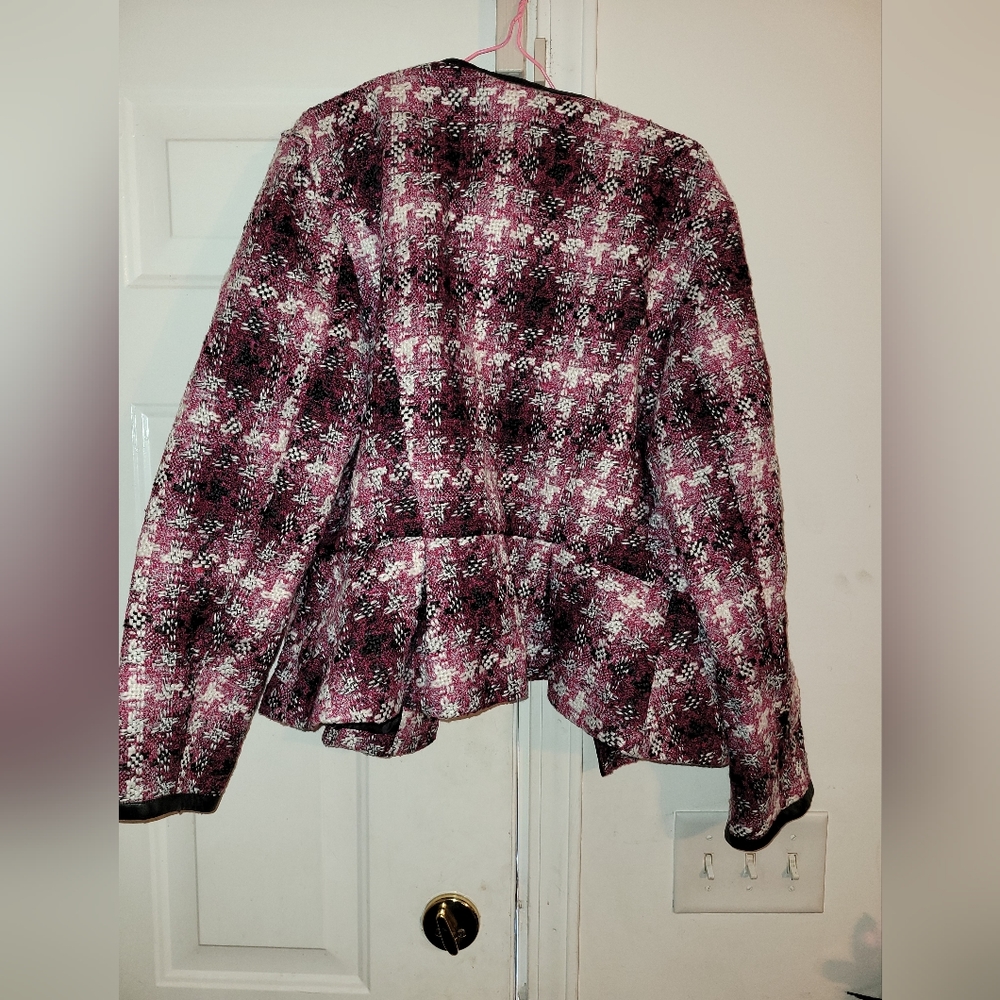 Multi color pink dress jacket size is 14/16